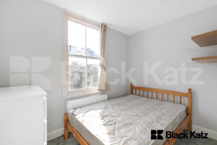 Charming 5-Bed Georgian Gem in SE15: Ideal for Students and Sharers Friary Road, Peckham